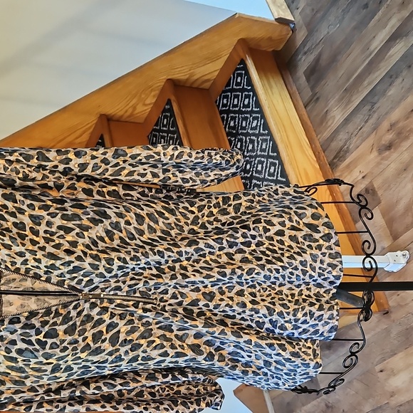 👚NOTATIONS ABSTRACT PRINT BLOUSE - Picture 5 of 9